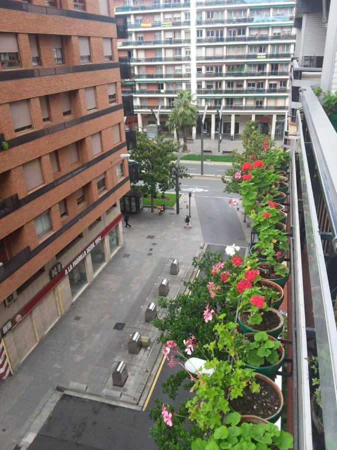 La Barrica De Gran Via 43 En El Centro De 7 Personas *